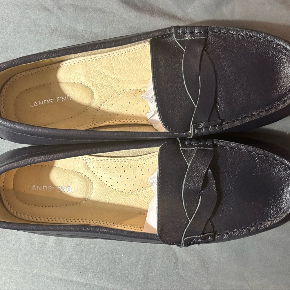 Lands' End women’s Navy Blue Leather Loafers sz 9.5B - Picture 5 of 9